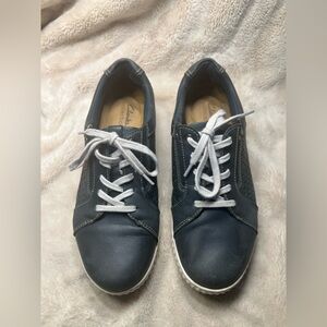 Clarks womens sneaker size 8.5